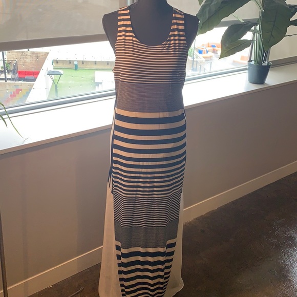 Gianni Bini Dresses & Skirts - Gianni Bini black and white sundresss